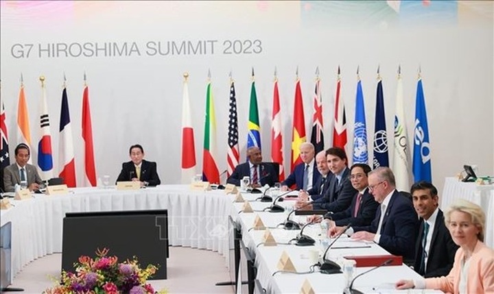 PM delivers message at G7 expanded Summit’s first plenary session - 1