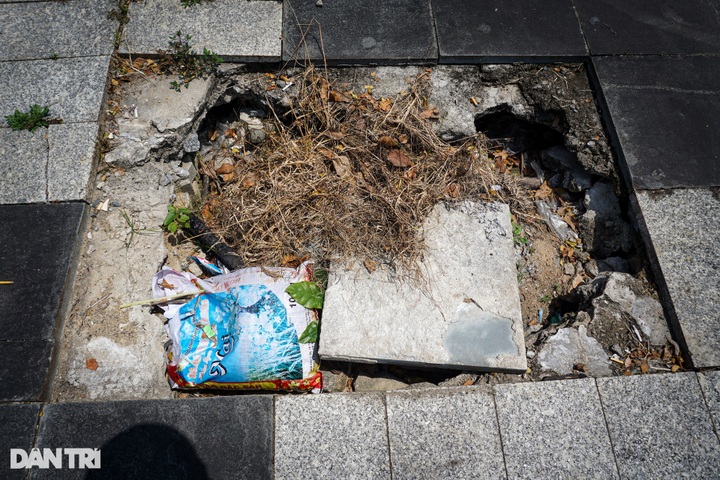 Illegal dumping ravages Danang river area - 7 Illegal dumping ravages Danang river area - 7