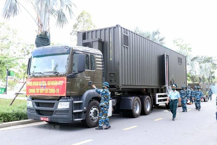 Military oxygen production stations launched in HCM City - 1 Military oxygen production stations launched in HCM City - 1