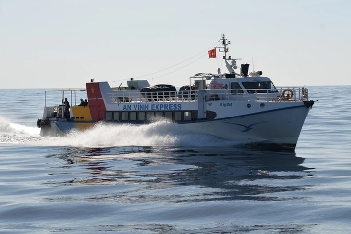High-speed ship ticket to Ly Son Island sharply rises - 1