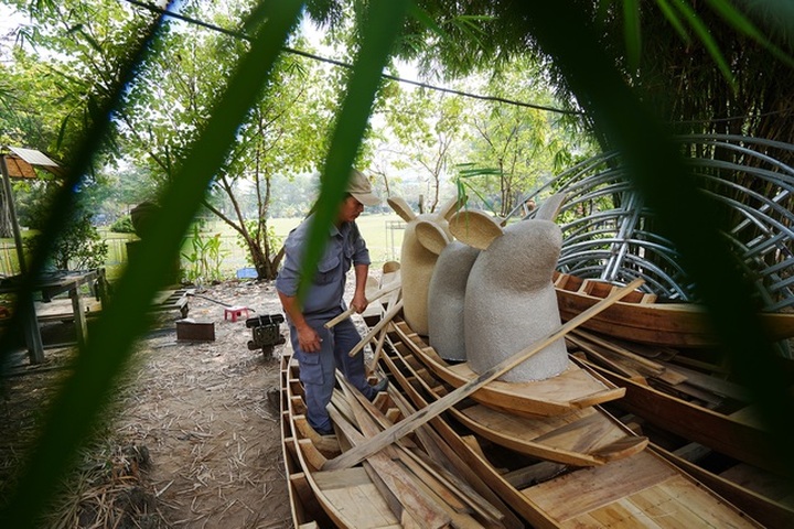 HCM City preparing for Tet flower street - 6