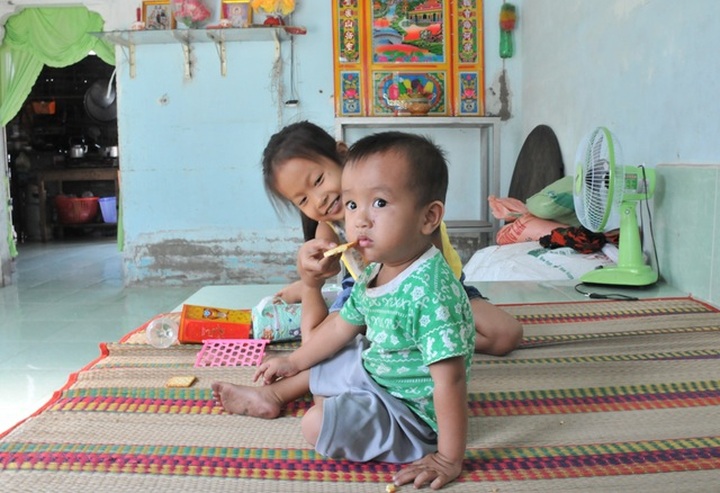 Terminally-ill man worries about children's future - 2 Terminally-ill man worries about children's future - 2