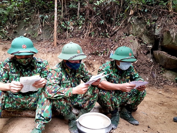 Border soldiers struggle with Covid-19 fighting task - 2 Border soldiers struggle with Covid-19 fighting task - 2