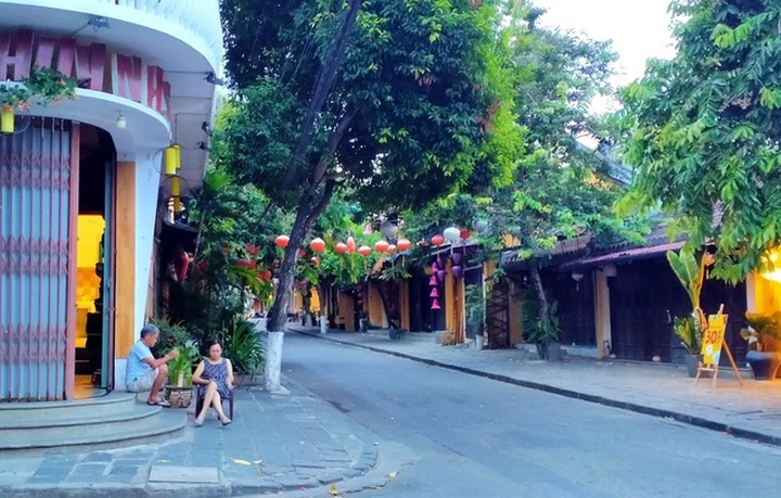 Hoi An turns quite amid pandemic - 3