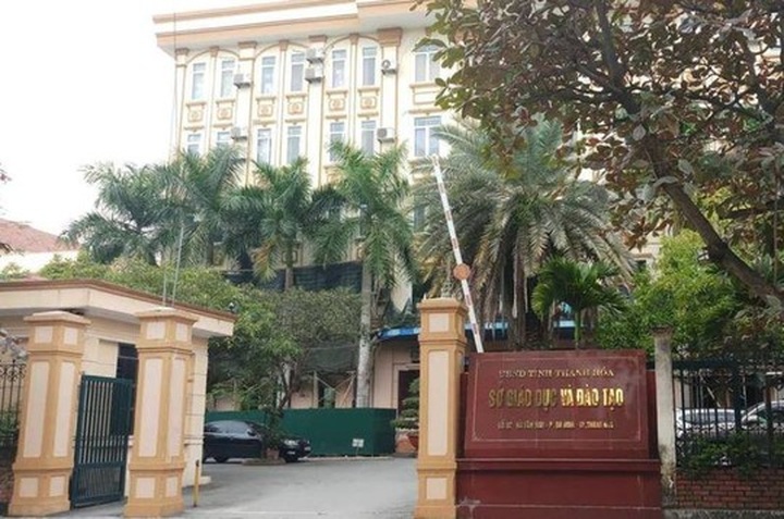 Thanh Hoa to test nearly 1,200 English teachers - 1