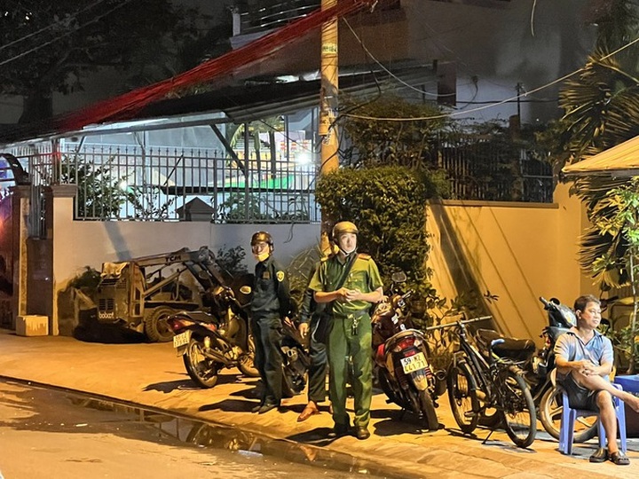 Man kills three in HCM City fire - 1