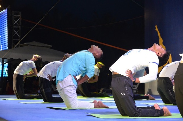 Over 1,500 people participate in Danang International Yoga Festival 2023 - 2