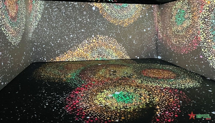 Walking through a Songline exhibition held in Hanoi - 2