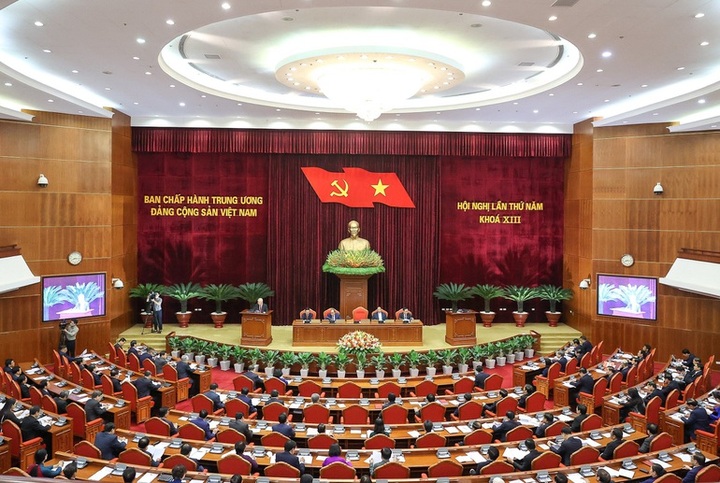 Party Central Committee convenes fifth plenum in Hanoi - 1