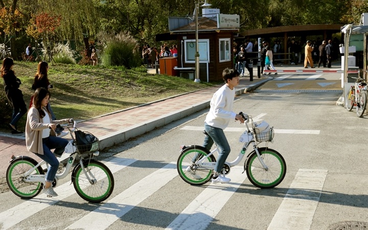 Cycling for fun in Seoul - 2