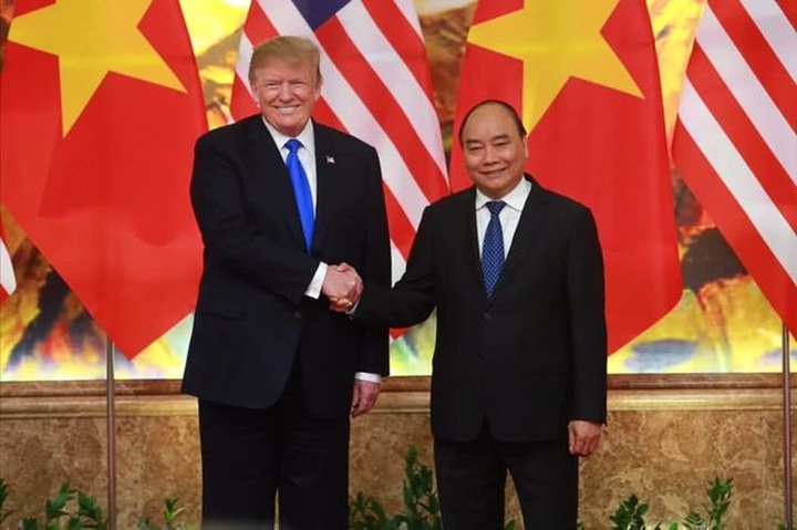 US and Vietnamese Government leaders lunch together in Hanoi - 1