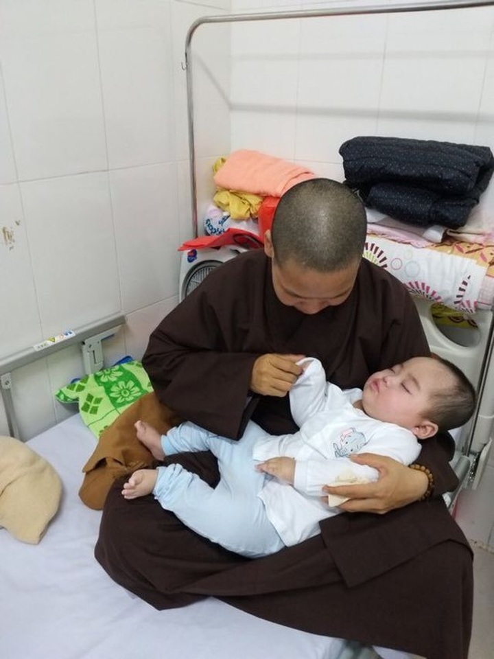 Abandoned baby struggling with treat meningitis needs help - 2 Abandoned baby struggling with treat meningitis needs help - 2