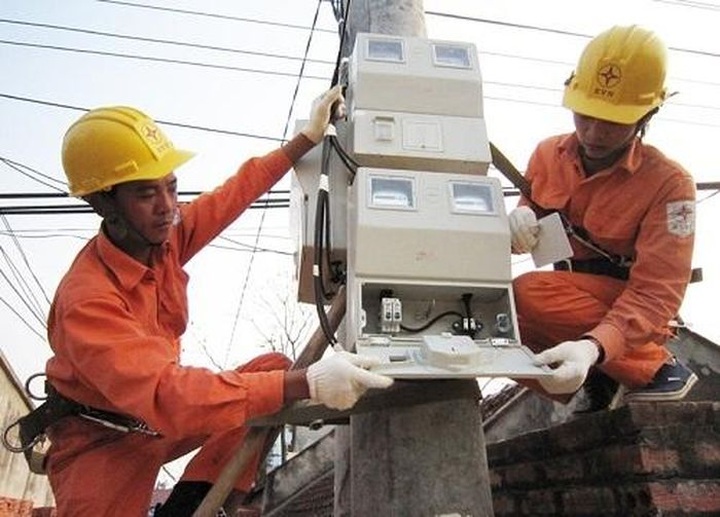 HCM City experiences hot weather electricity spike - 1