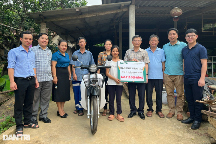 Dantri/DTiNews readers help poor family in Quang Binh - 2 Dantri/DTiNews readers help poor family in Quang Binh - 2