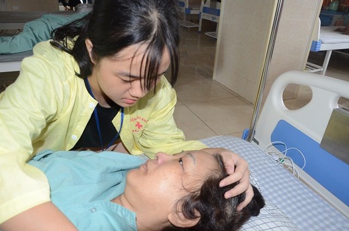 Disabled single woman struggling with lung cancer needs help - 1 Disabled single woman struggling with lung cancer needs help - 1