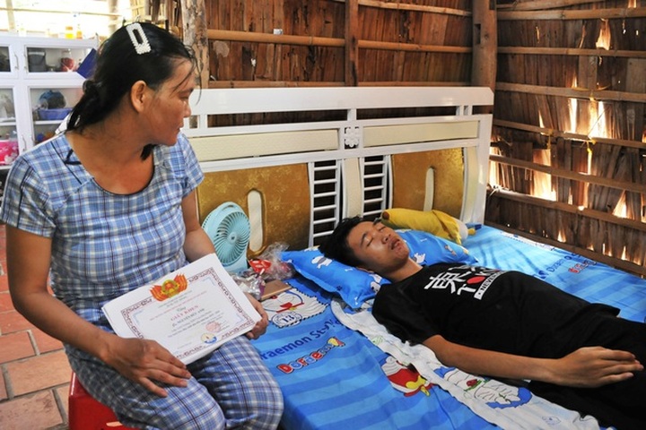 Can Tho mother calls for help to save son from cancer - 1 Can Tho mother calls for help to save son from cancer - 1