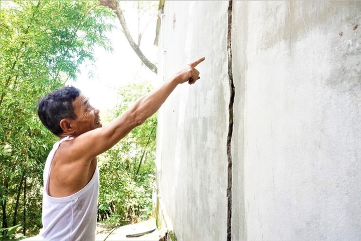 Erosion threatens people living by Thu Bon River - 2