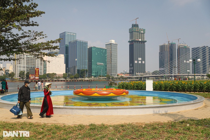 Saigon River Park gets facelift ahead of Tet - 8 Saigon River Park gets facelift ahead of Tet - 8