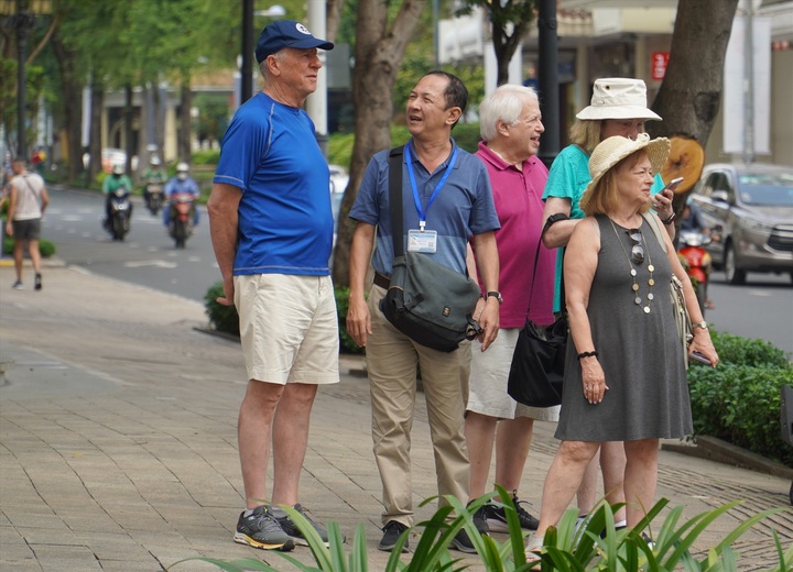 Travel firms start offering Tet tours - 1