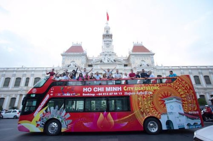 HCM City launches Hop On - Hop Off double-decker bus tour - 1 HCM City launches Hop On - Hop Off double-decker bus tour - 1