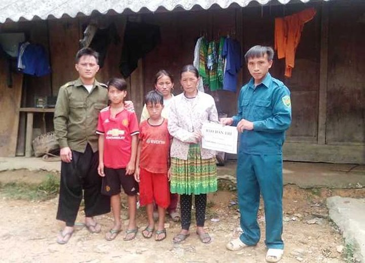 Dantri/DTiNews supports family of policeman who died in floods - 3 Dantri/DTiNews supports family of policeman who died in floods - 3