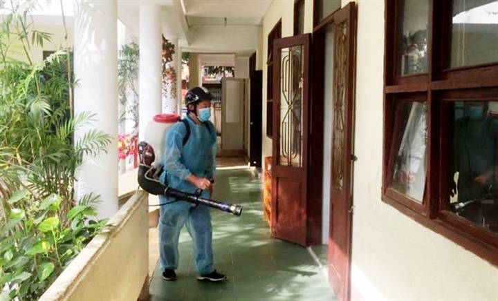 Hanoi, HCMC schools to stay shut for another week - 1