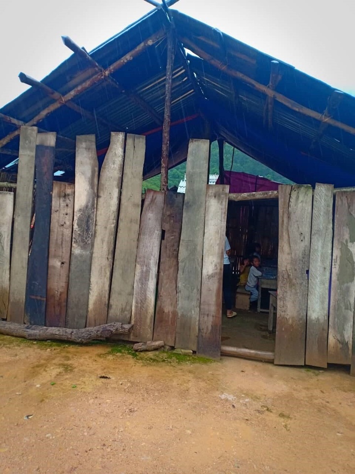 Mountainous pupils struggling difficulties - 2