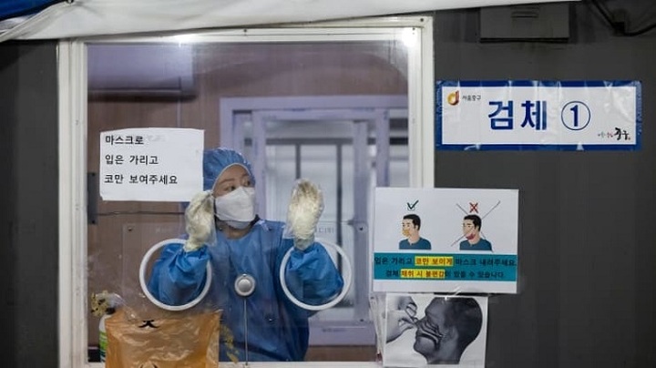 RoK hits new COVID-19 record, halts quarantine exemptions to block Omicron - 1