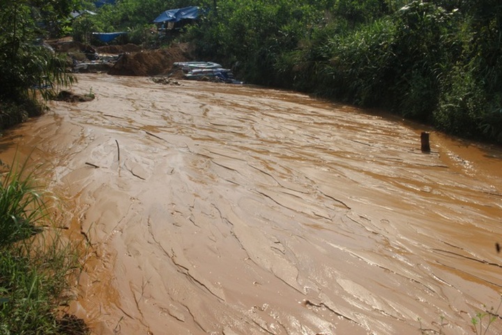 Illegal mining continues at Bong Mieu Gold Mine - 2 Illegal mining continues at Bong Mieu Gold Mine - 2