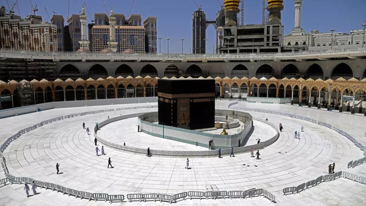 Saudi Arabia to reopen Mecca mosques Sunday - 1 Saudi Arabia to reopen Mecca mosques Sunday - 1