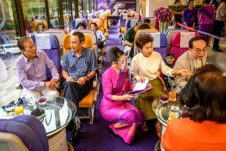 With travel limited, plane cafes take off in Thailand - 1