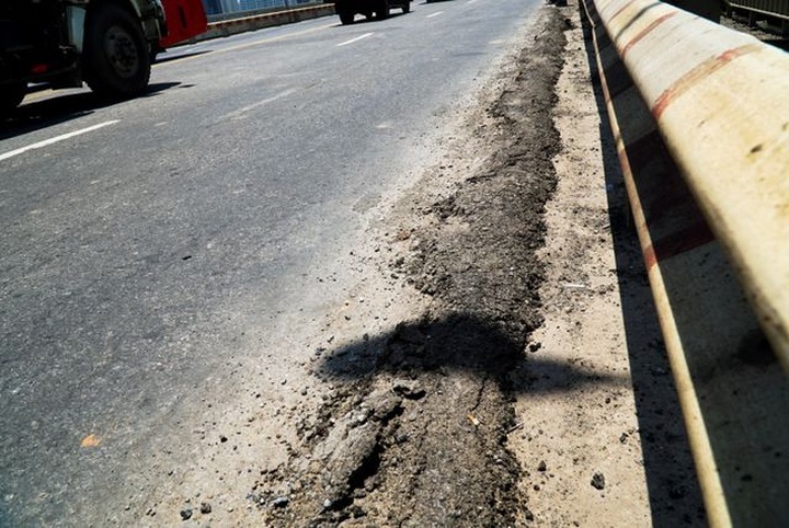 Deterioration of Hanoi’s Thang Long Bridge continues - 6