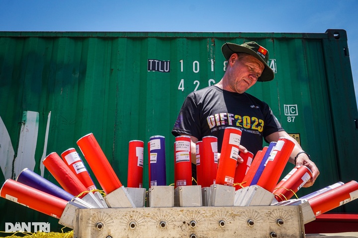 Teams ready for Da Nang International Fireworks Festival opening ceremony - 6