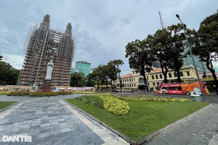 Many tourist sites in HCM City suspended due to Covid-19 - 6