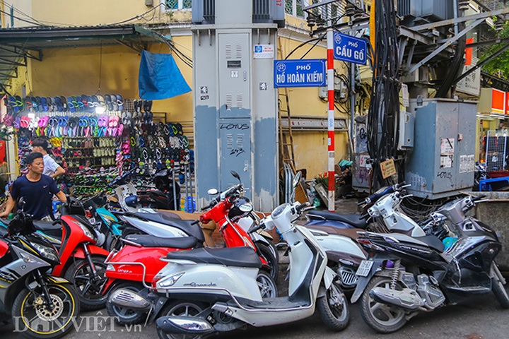 Pavement encroachment more rampant in Hanoi - 4