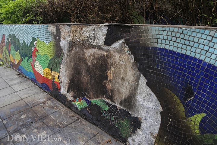Hanoi Mural continues deteriorating - 5 Hanoi Mural continues deteriorating - 5