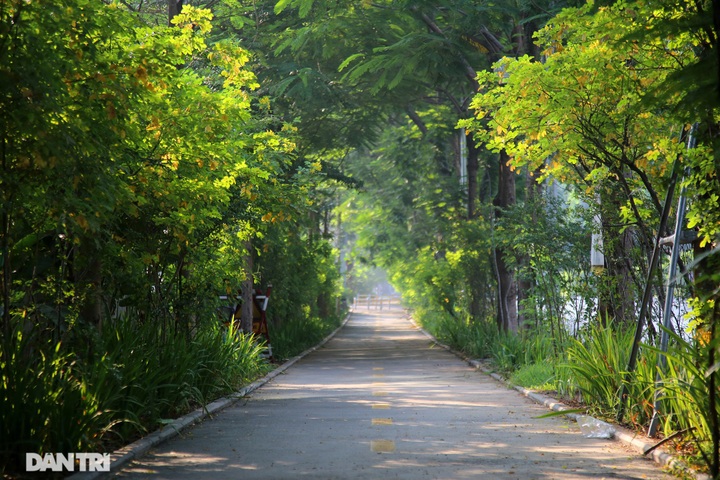 Beautiful streets of Hanoi in autumn - 4