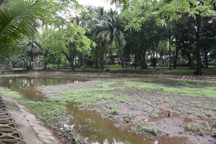 Hanoi lakes dry up - 6