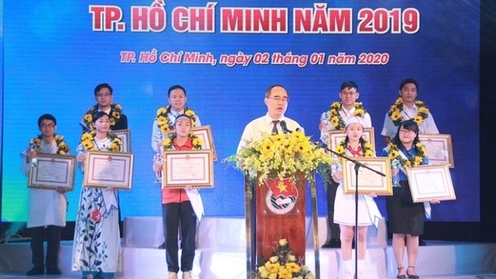 Ho Chi Minh City honours outstanding young citizens - 1