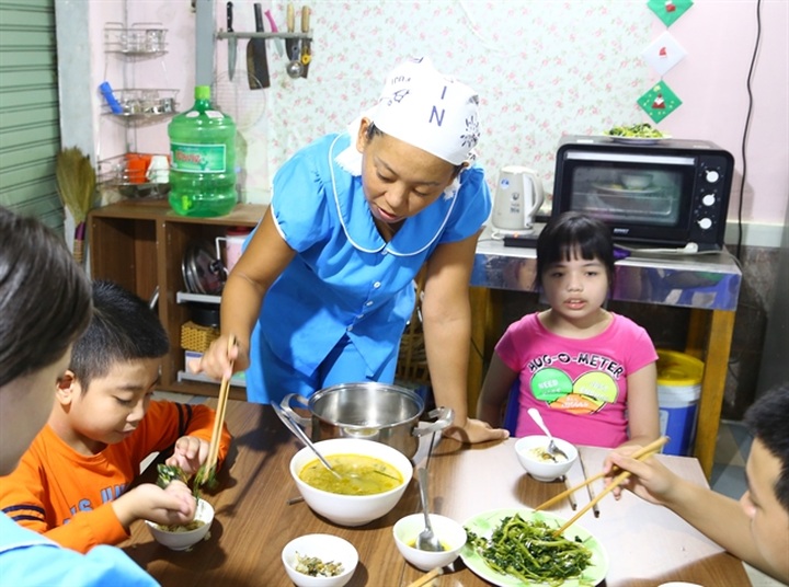 Japanese teacher breaks barriers with autistic Vietnamese children - 1 Japanese teacher breaks barriers with autistic Vietnamese children - 1