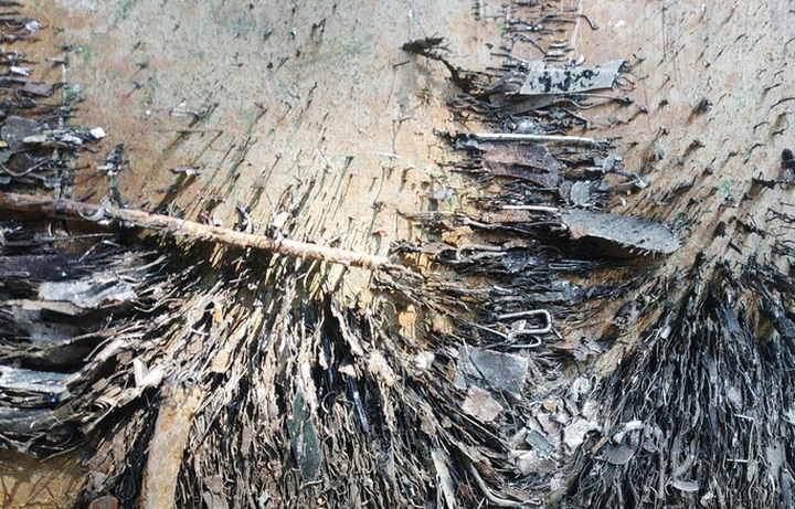 HCM City highway littered with nails - 2