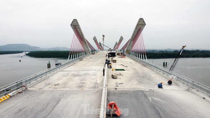 Haiphong-Quang Ninh bridge to open in May - 6 Haiphong-Quang Ninh bridge to open in May - 6