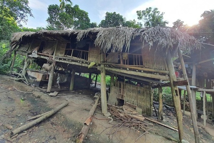 Mother with 10 children to have new house with readers help - 3