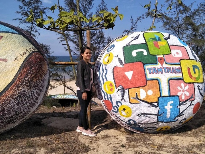 Colourful bamboo basket boats in Quang Nam’s mural village attracts visitors - 7