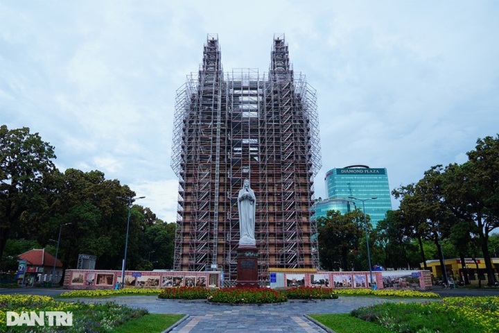 Many tourist sites in HCM City suspended due to Covid-19 - 7