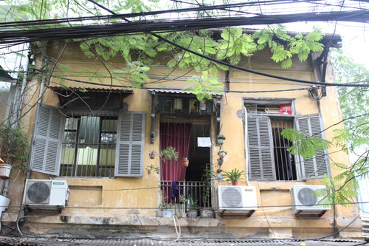 Hanoi stops renovation and repair of old villas - 1