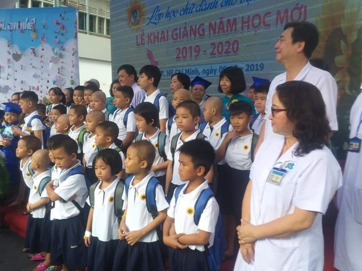 New school year ceremony held for terminally-ill children - 2