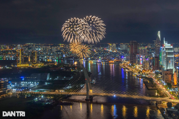 HCM City to organise New Year's Eve fireworks - 1