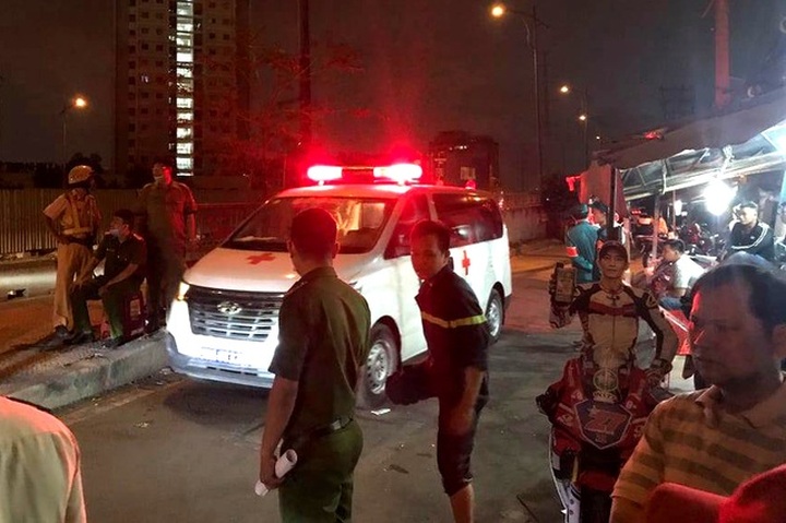 Six people killed in HCM City house fire - 2