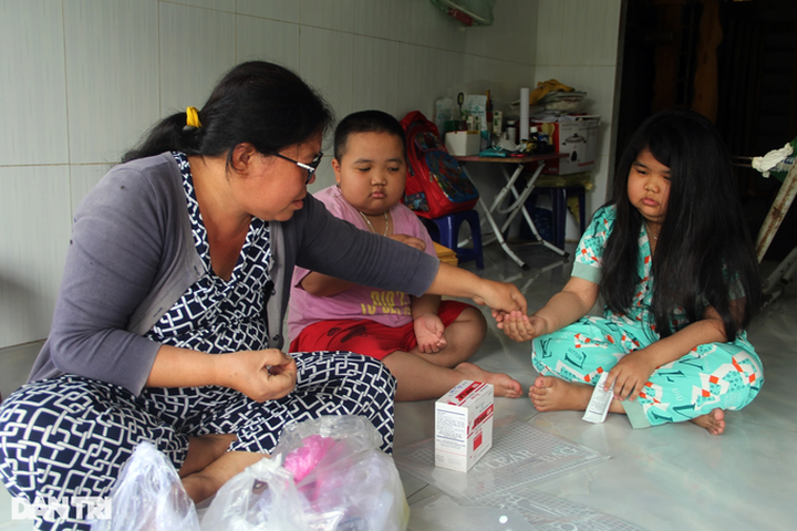 Two ill children need help in Phu Yen - 2